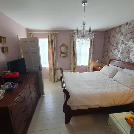 Проживание в семье The Retreat Guest Карлингфорд